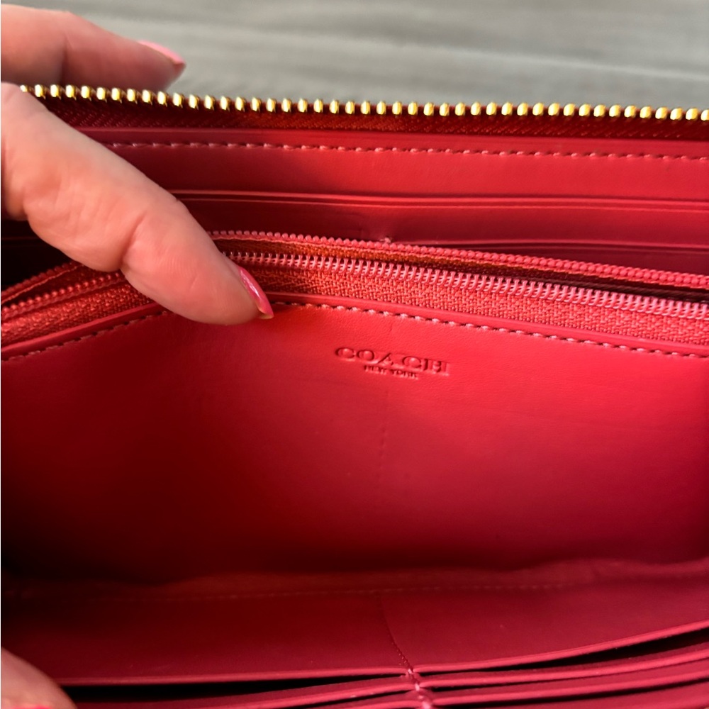 Coach Signature Accordian  Zip Wallet in Khaki and Poppy - Picture 6 of 6